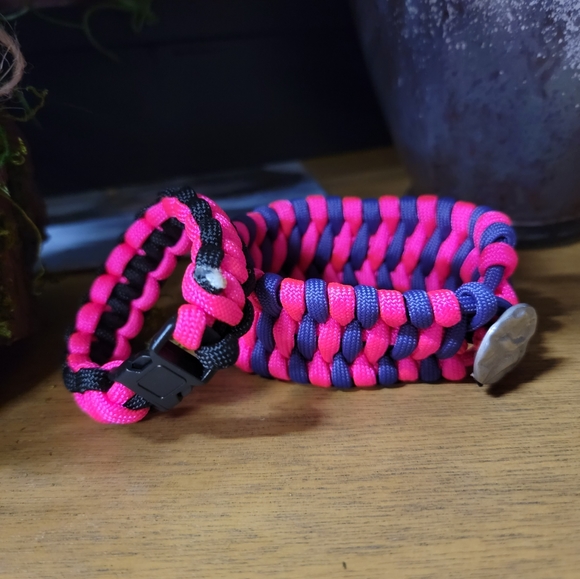 Handmade Paracord 550 Bracelets in Corbra and Trilobite Weave - Picture 7 of 10